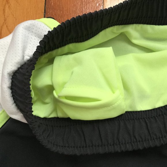 Old Navy Active Run Shorts - Picture 7 of 9